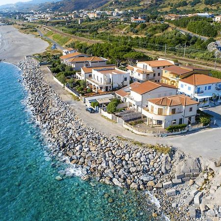 Le Casette Sul Mare - Case Vacanza Читадела дел Капо Екстериор снимка